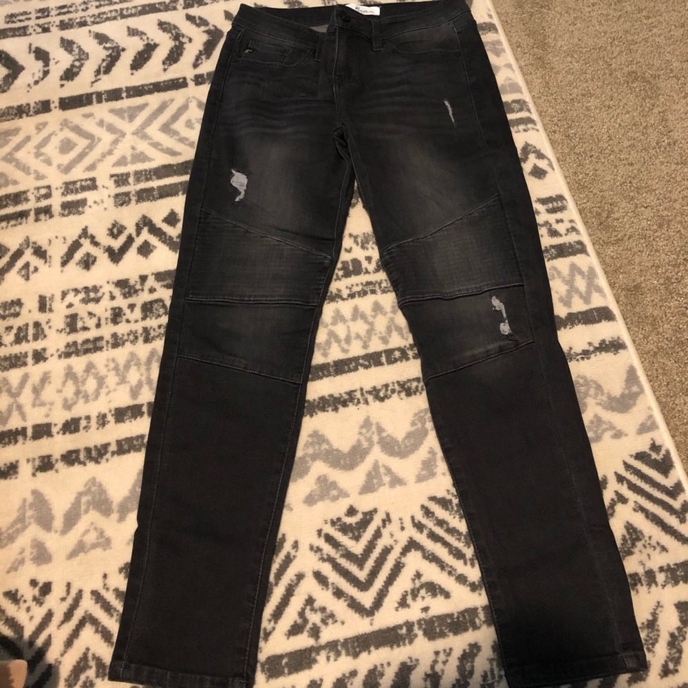 Black KanCan motto skinny jeans. Size 27/5. New without tags, never worn.